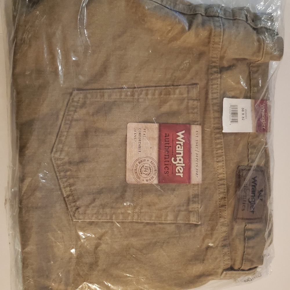 NWT Wrangler Authentics Jeans 56x32